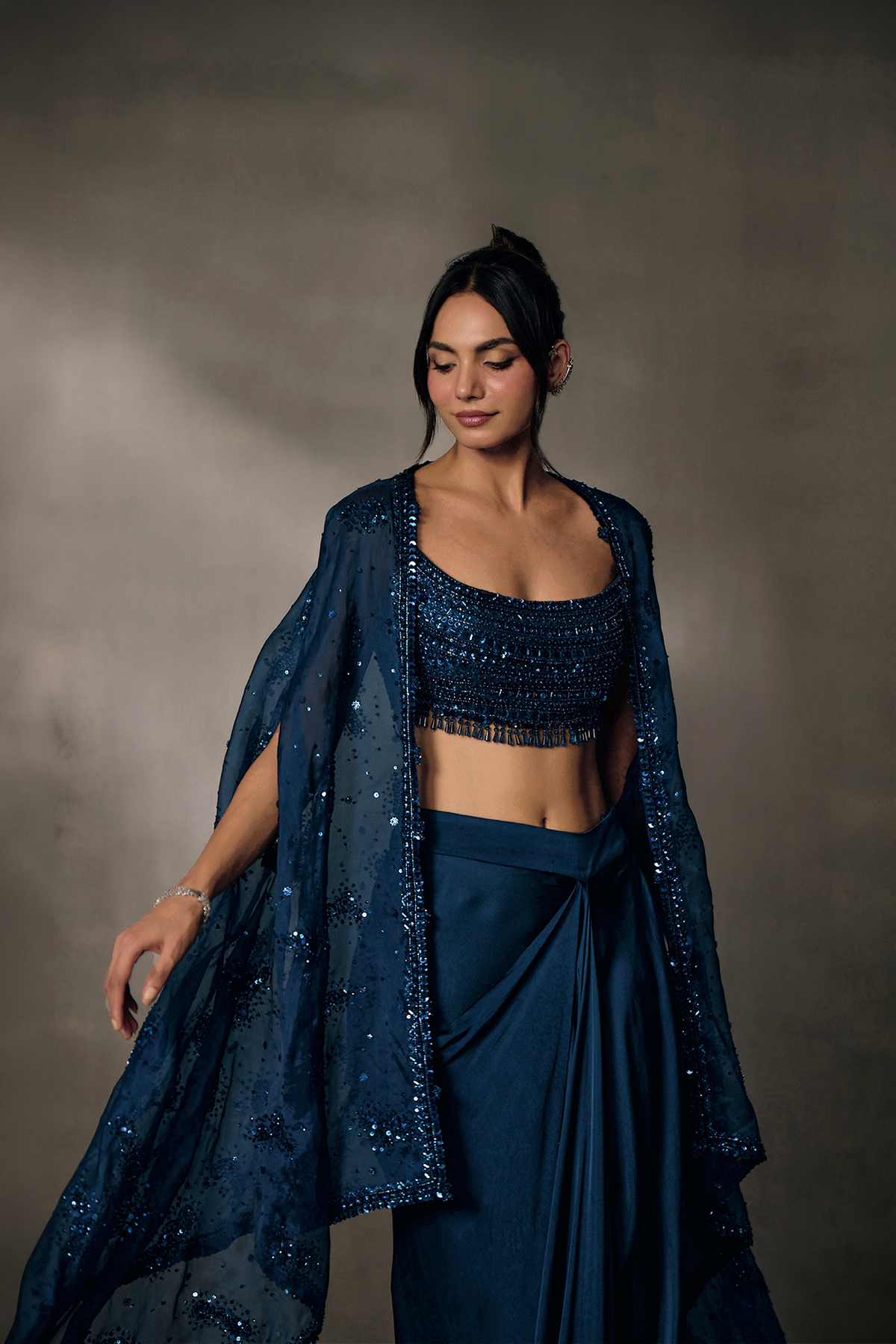Della Cape Set