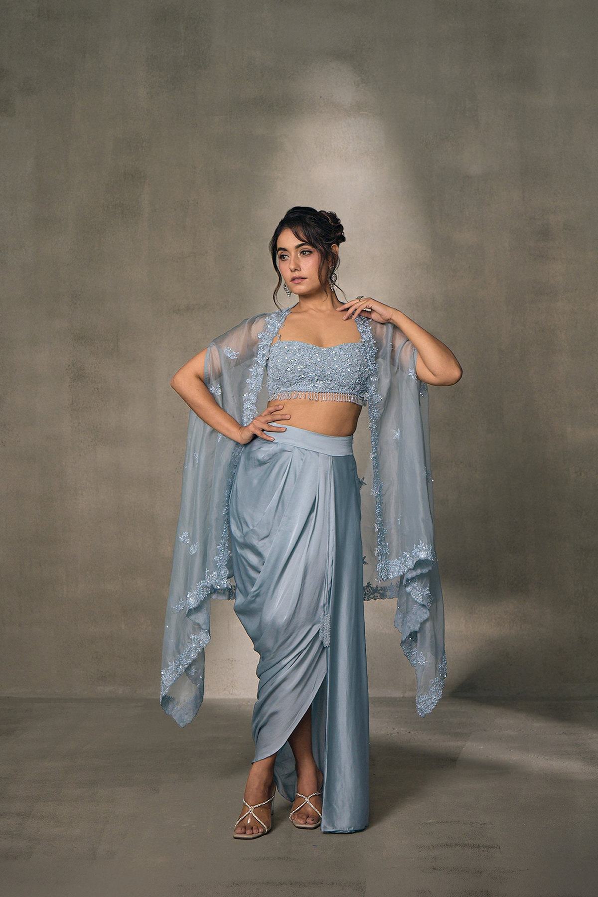 Laria Cape Set