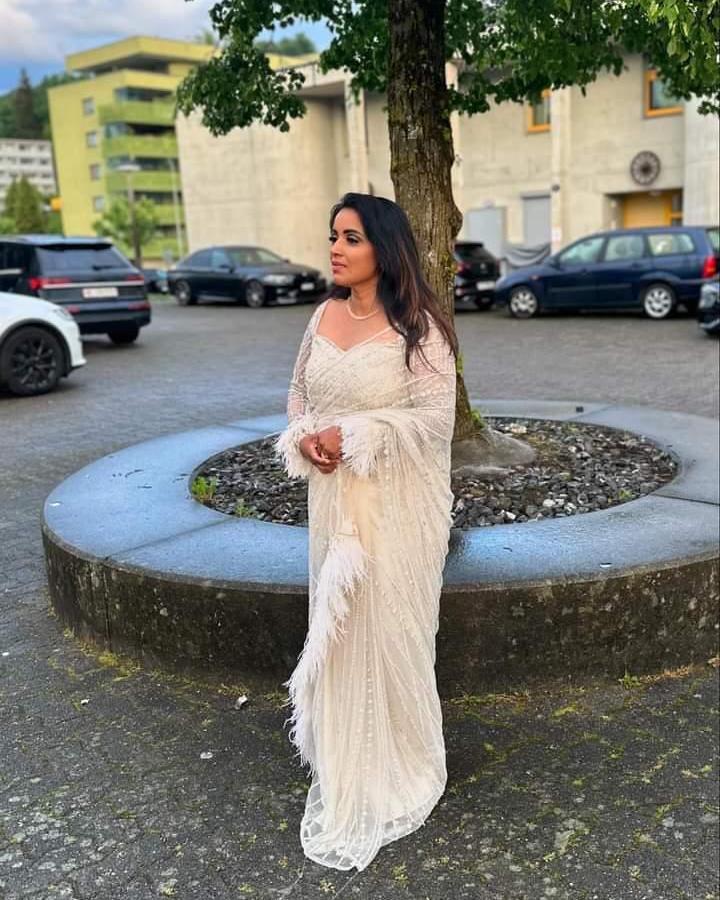 Anitha Sivakumar wearing the Meera