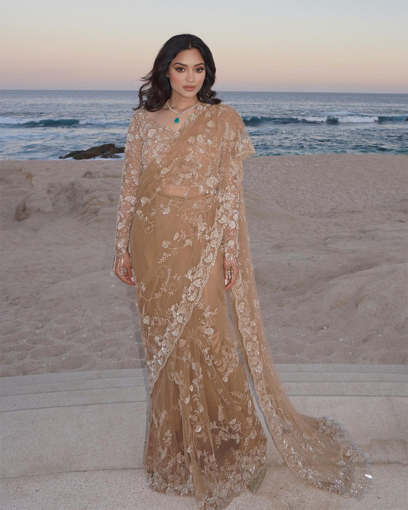 Anum Sheikh wearing the Mehrin