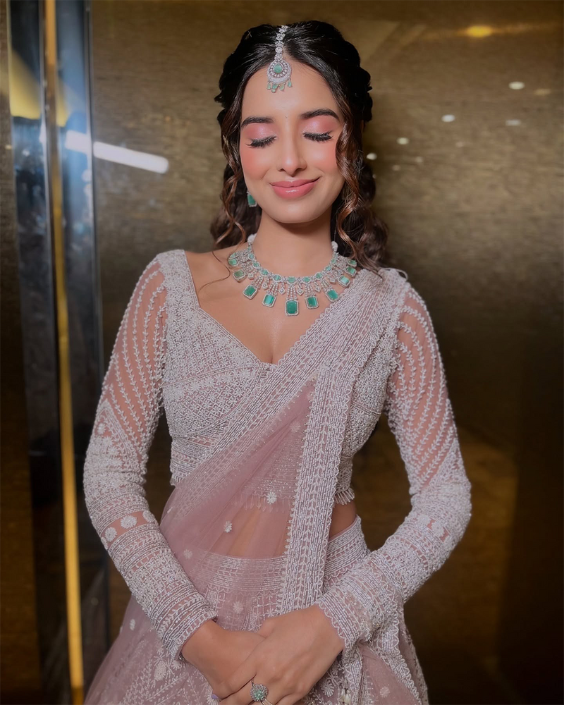 Charu Mishra wearing the Samreen