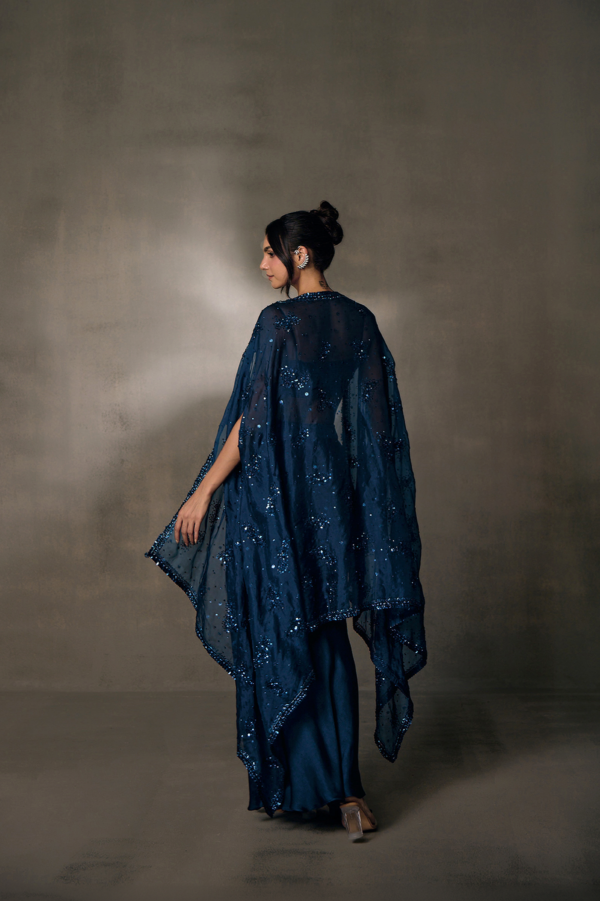 Della Cape Set