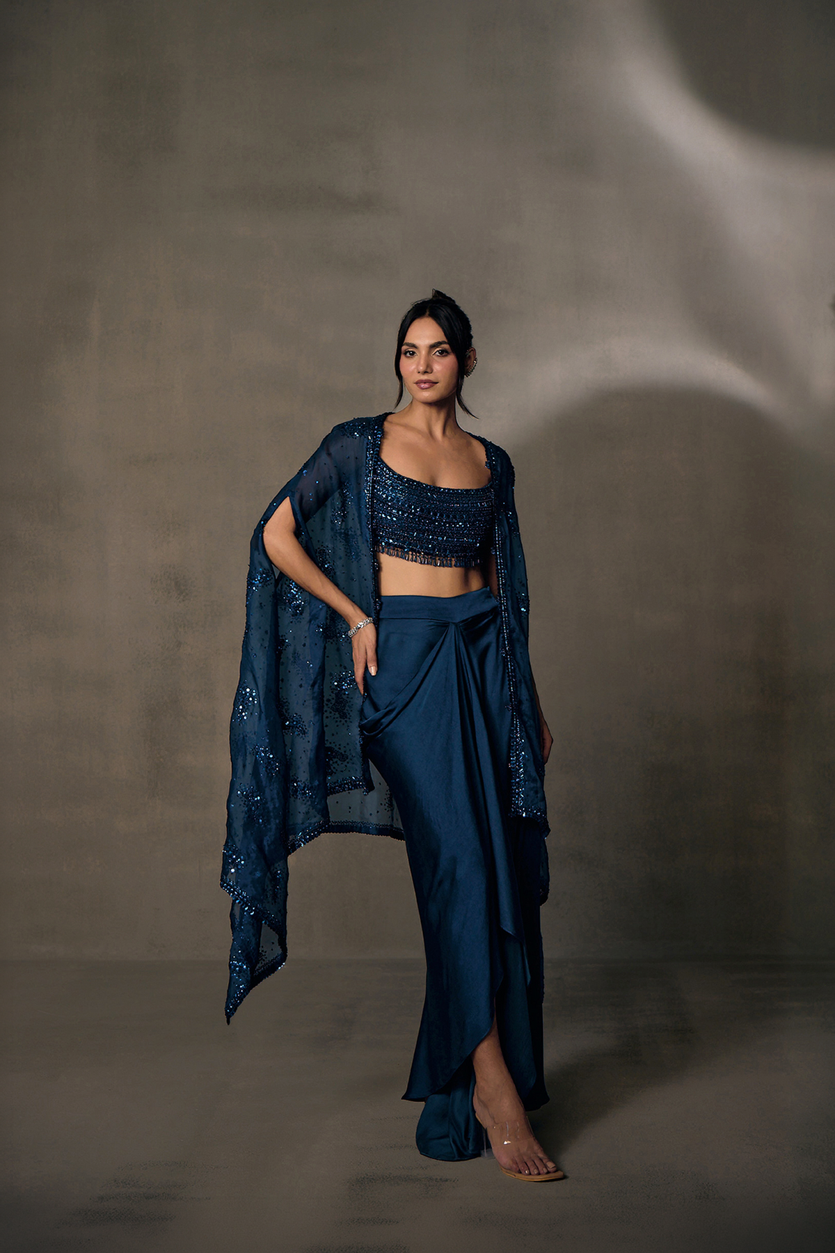 Della Cape Set